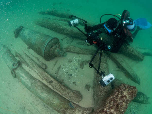 اكتشاف حطام سفينة تحمل خزفيات صينية غرقت قبل 400 عام في البرتغال