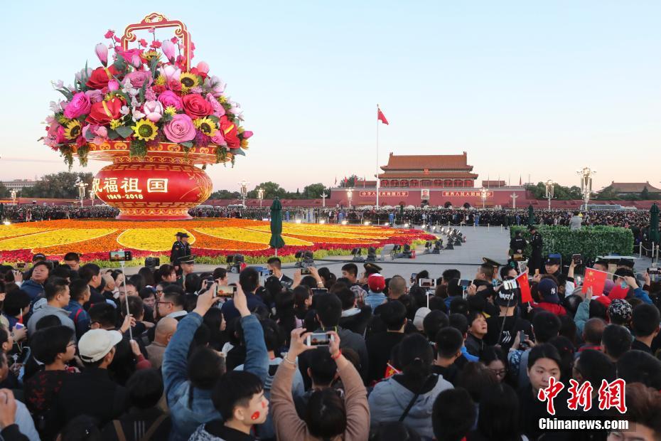 122 مليون صيني يسافرون في أول أيام عطلة العيد الوطني الصيني