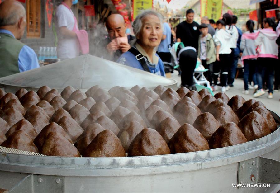 203.5 مليار دولار قيمة استهلاك الصينيين خلال عطلة العيد الوطني