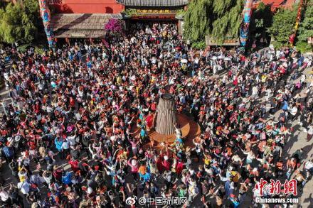 الصينيون ينفقون حوالي 600 مليار يوان خلال عطلة العيد الوطني