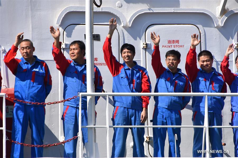 الصين تكمل مهمة بحثية في أعماق البحار بخندق ماريانا