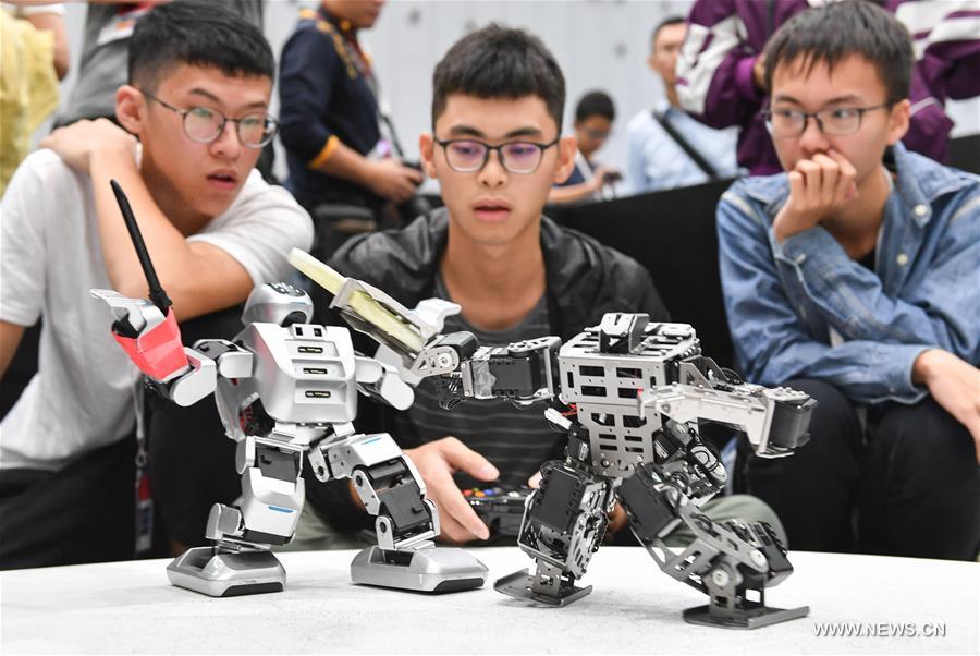 الدورة الـ20 لمسابقة الصين للروبوت والذكاء الاصطناعي تجري في مقاطعة قوانغدونغ