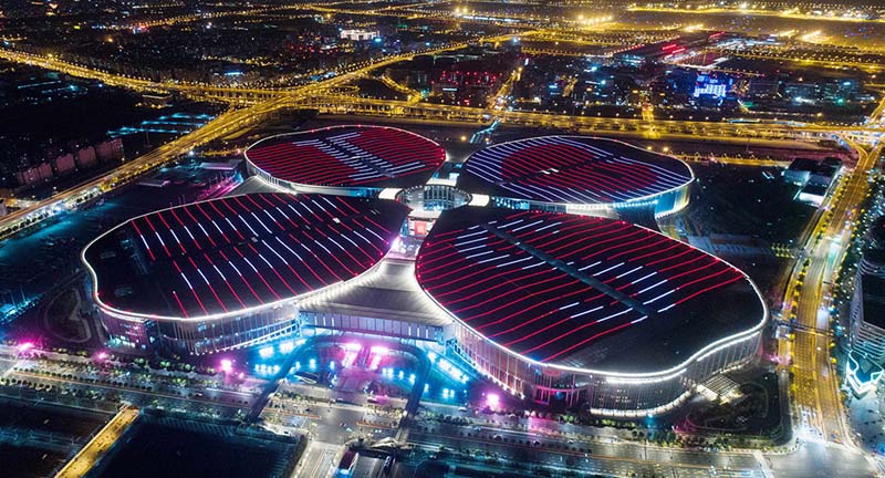تقرير إخباري: معرض الصين الدولي للواردات...محفل كبير لتحقيق الفوز المشترك يدا بيد مع الضيوف العرب