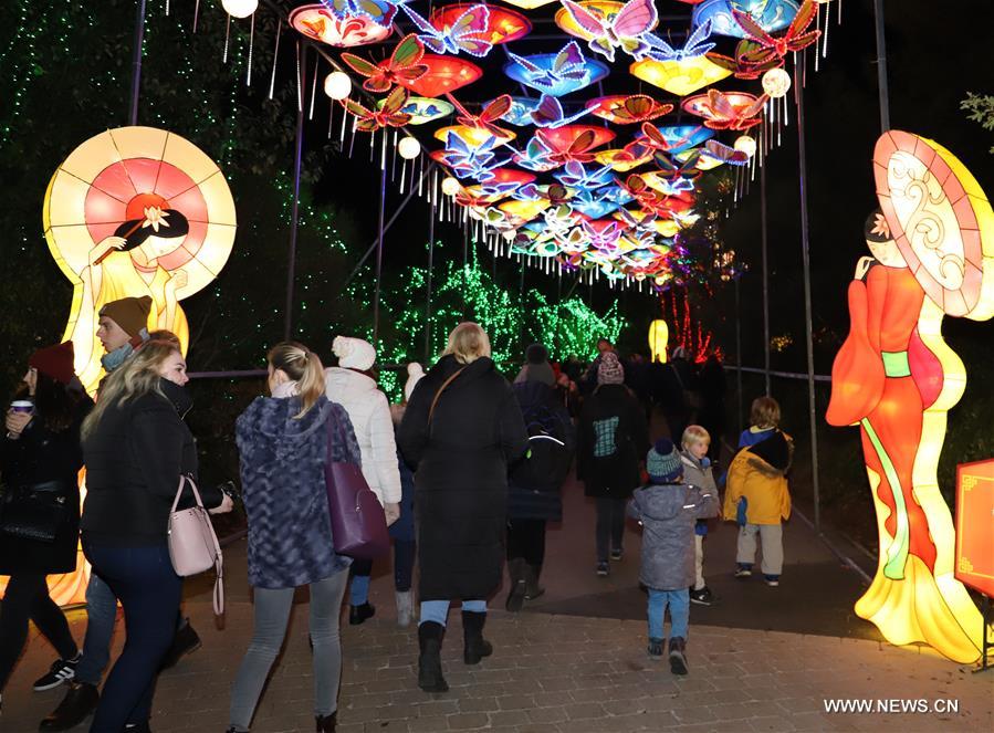 مهرجان فوانيس صيني يجذب جمهورا كبيرا في دبلن