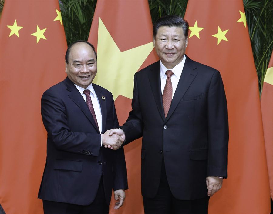 شي يلتقي رئيس الوزراء الفيتنامي