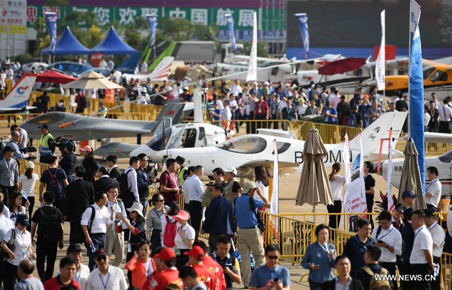 افتتاح معرض الصين الدولي الـ12 للطيران والفضاء في قوانغدونغ