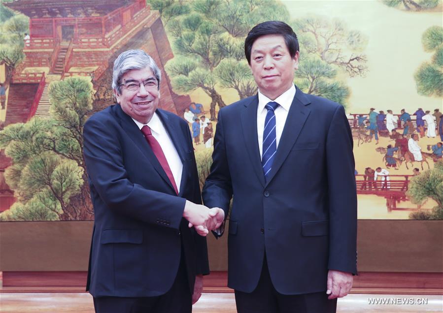 الصين والبرتغال تتطلعان إلى تبادل وتعاون أوثق على المستوى البرلماني