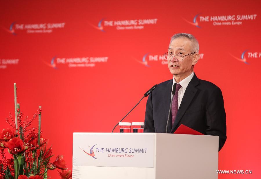 نائب رئيس مجلس الدولة الصيني يدعو إلى تنمية العلاقات بين الصين والاتحاد الأوروبي بما يحقق الربح للجانبين