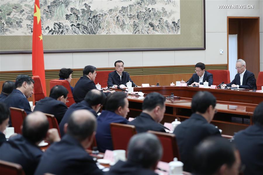 رئيس مجلس الدولة الصيني يدعو للابتكار التكنولوجي لدعم التنمية