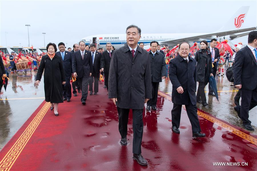 مسؤولون مركزيون يصلون إلى منطقة قوانغشي للاحتفال بالذكرى الـ60 لتأسيسها