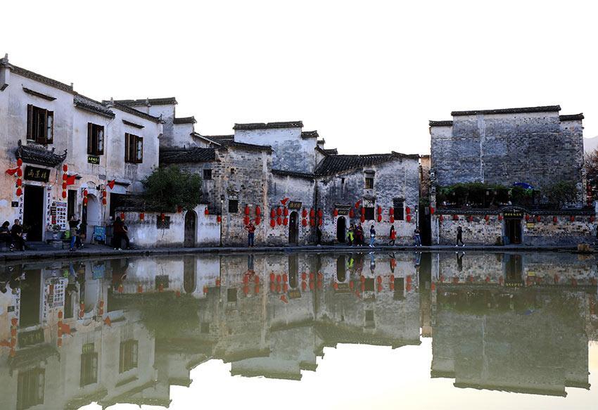 بالصور: قرية قديمة عليك زيارتها أثناء تواجدك في الصين