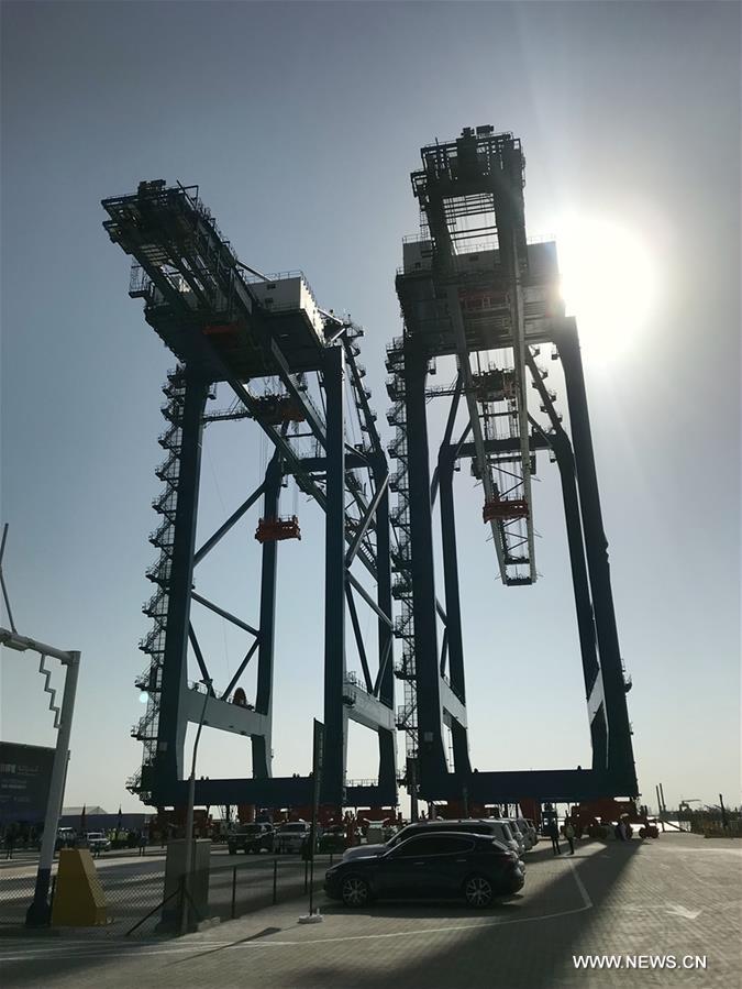 شركة كوسكو الملاحية للموانئ الصينية وموانئ أبو ظبي تفتتحان محطة جديد في ميناء خليفة