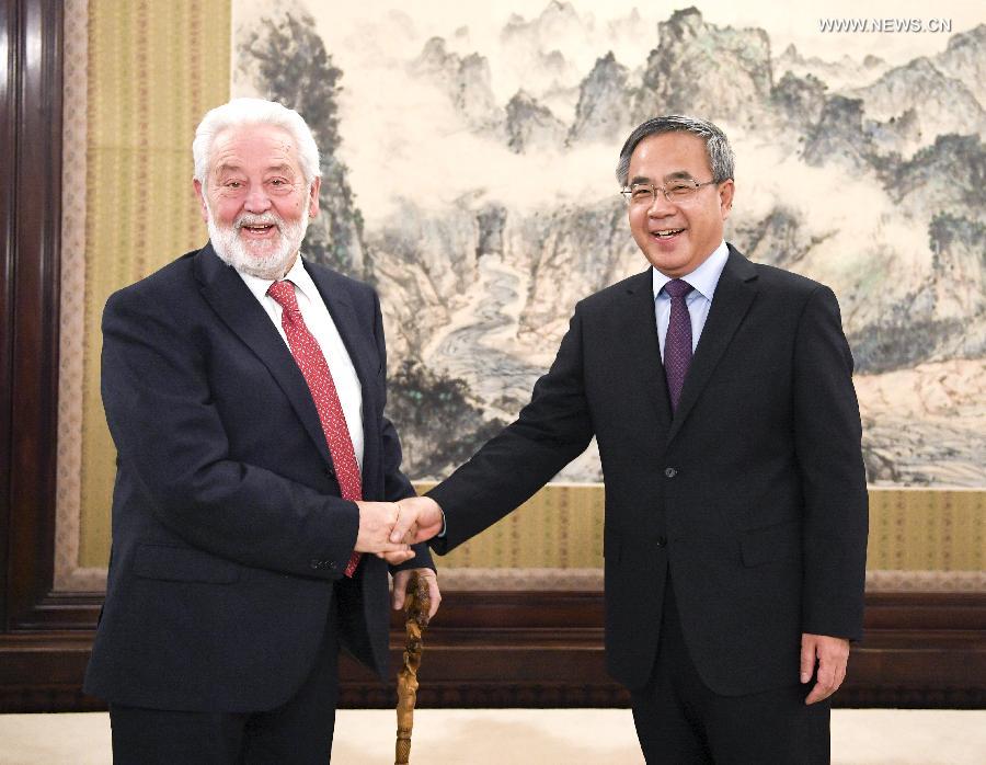 نائب رئيس مجلس الدولة الصيني يلتقي بالأمين العام للمكتب الدولي للمعارض