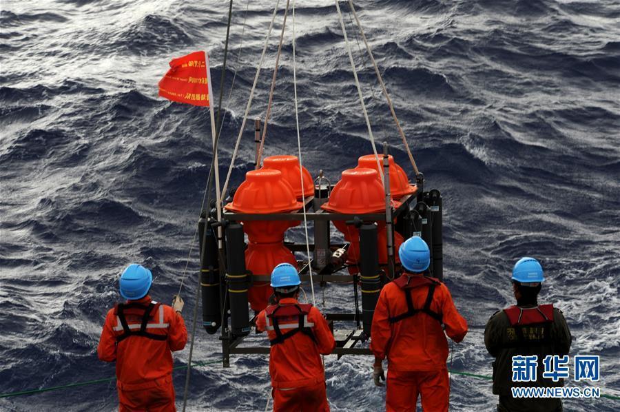 بالصور: فريق بحث صيني يستكشف أعمق خندق في العالم
