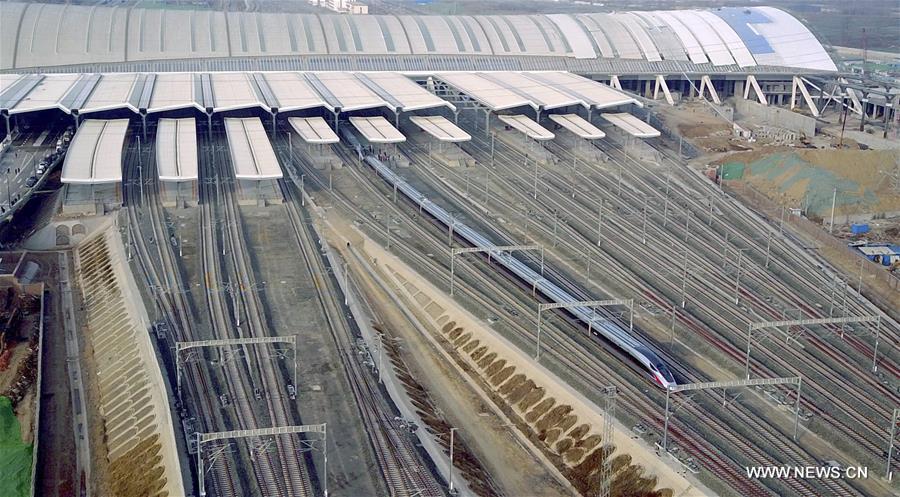 خط سكة حديد جينان-تشينغداو فائق السرعة في الصين يقدم خدمات الجيل الخامس