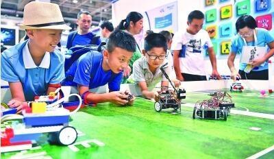 تطور سريع للتعليم البرمجي الموجه للأطفال في الصين