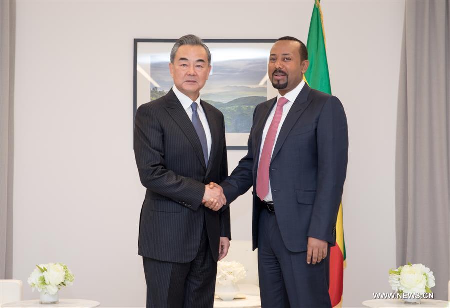 رئيس وزراء إثيوبيا يلتقي عضو مجلس الدولة الصيني وانغ يي
