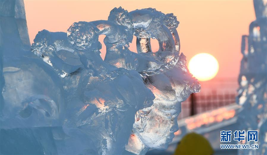 مدينة هاربين الصينية تستضيف مسابقة تماثيل الثلج الدولية