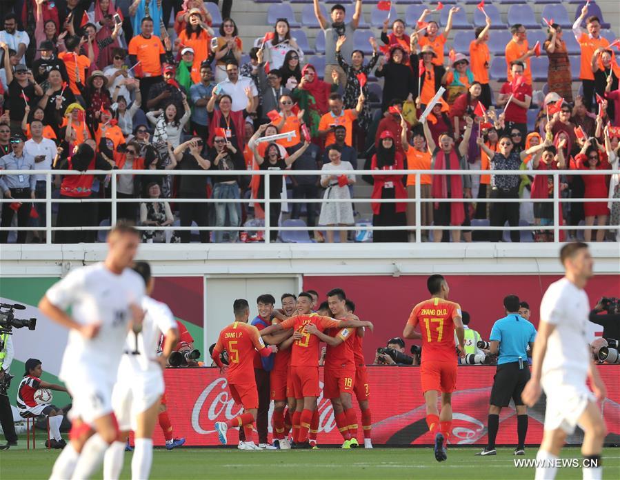 الصين تفوز على قيرغيزستان وتتصدر مجموعتها في كأس آسيا لكرة القدم