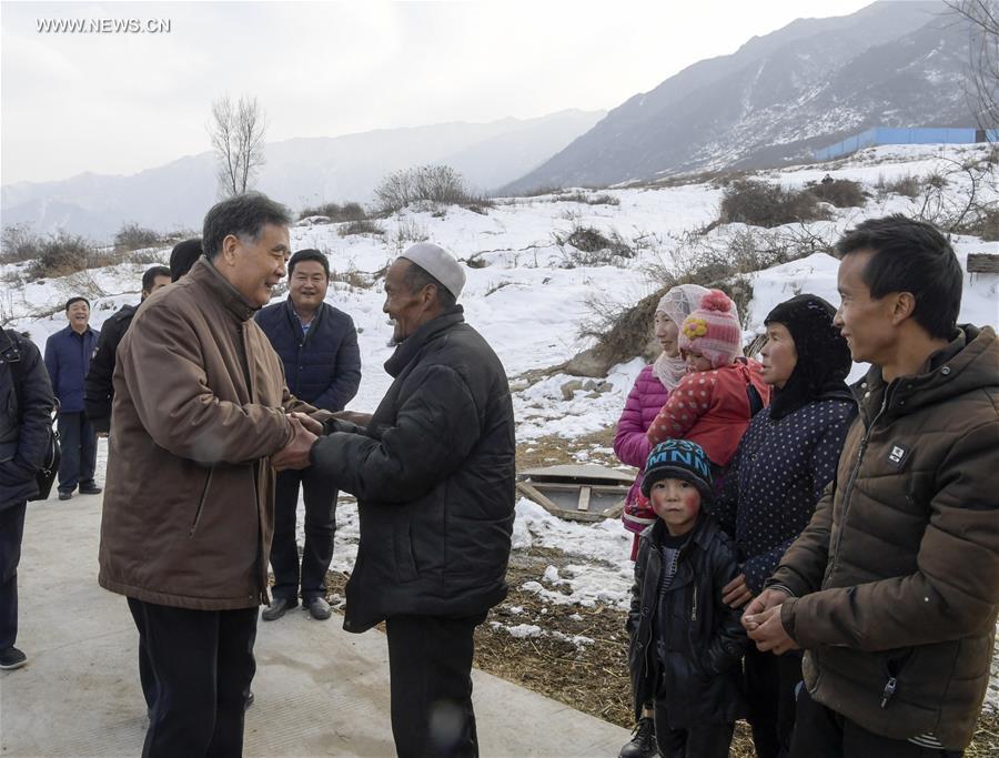 كبير المستشارين السياسيين الصينيين يؤكد عزم البلاد على التغلب على الفقر المدقع