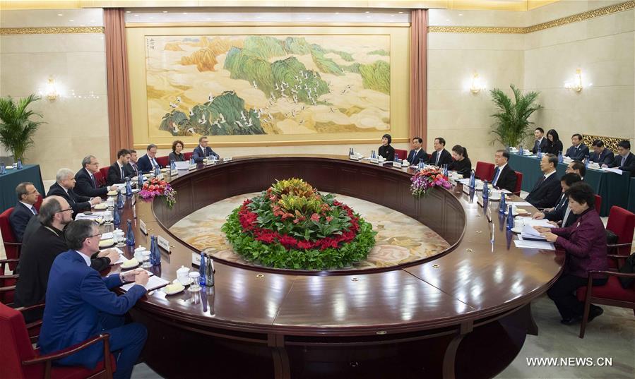 الصين وروسيا تعتزمان تعزيز التعاون في المجالين الاقتصادي والاجتماعي