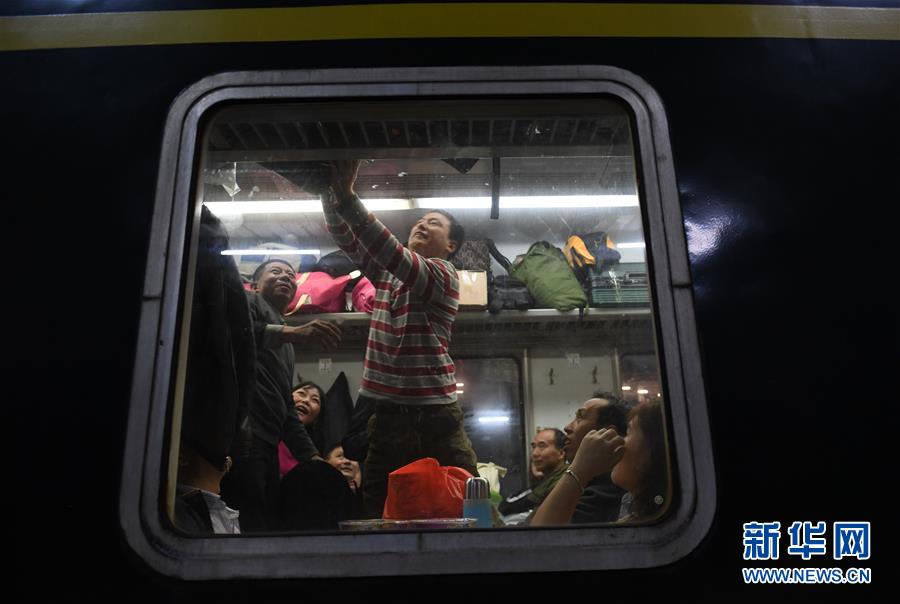 الصين تستعد لذروة السفر خلال احتفالات عيد الربيع