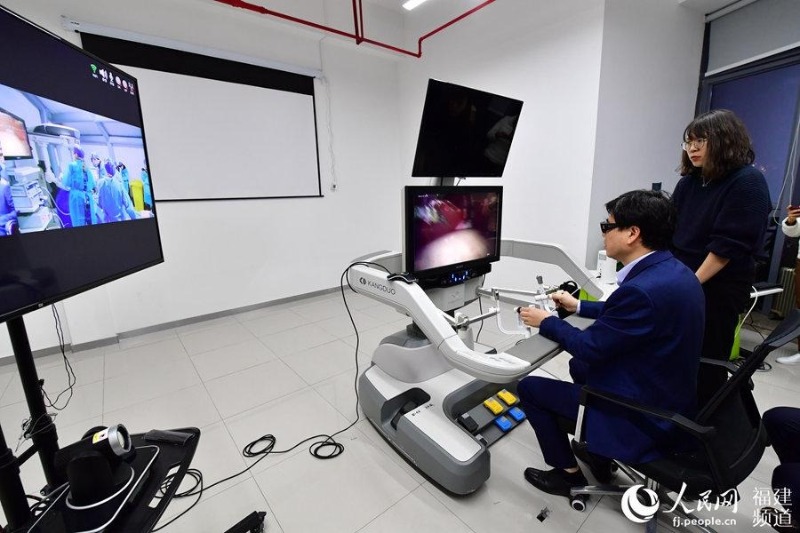 الصين تنجح في إجراء أول جراحة عن بُعد باستخدام شبكة 5G