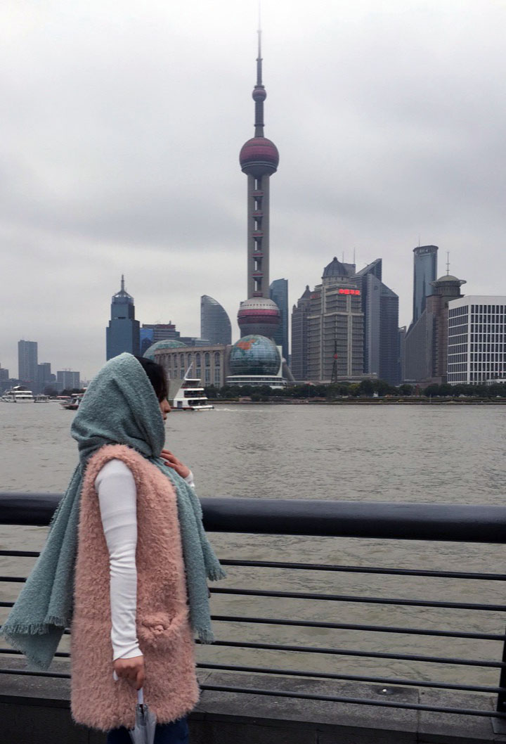 طالبة يمنية تعيش اجواء عيد الربيع في شنغهاي