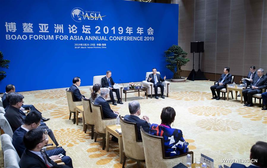 رئيس مجلس الدولة الصيني يلتقي أعضاء مجلس إدارة منتدى بوآو الآسيوي