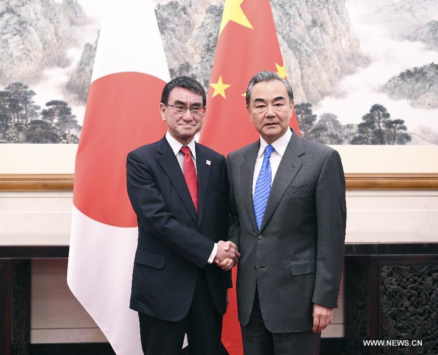 وزيرا خارجية الصين واليابان يعقدان محادثات في بكين