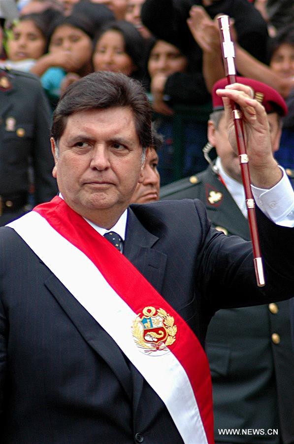 وفاة رئيس بيرو الأسبق آلان غارسيا بعد إطلاق النار على نفسه