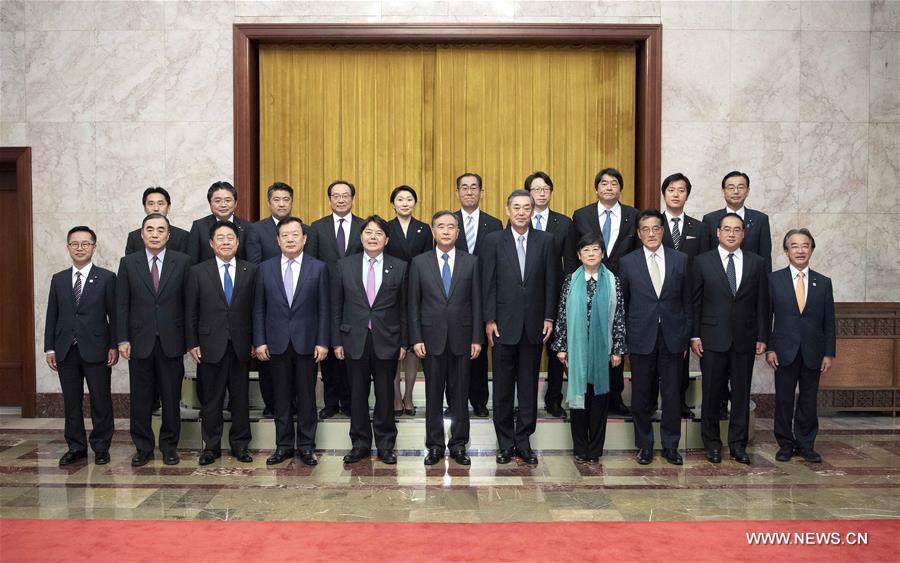 كبير المستشارين السياسيين الصينيين يلتقي وفدا يابانيا