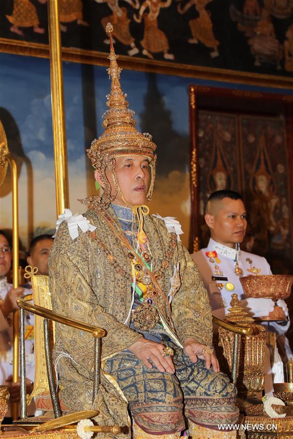 ملك تايلاند يمنح ألقابا جديدة للعائلة المالكة