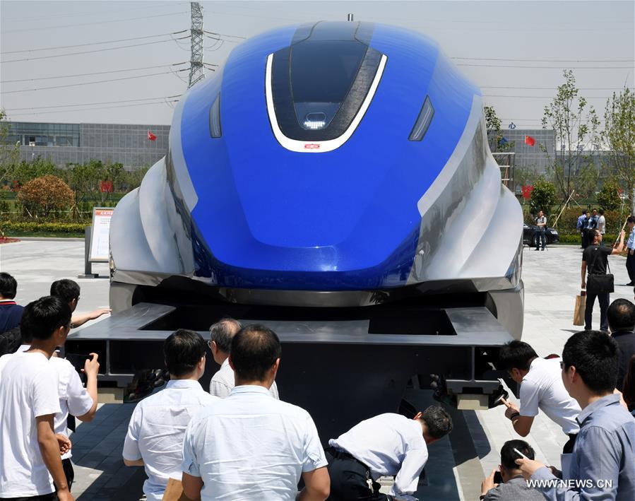 الصين تكشف عن النموذج الأول لقطار مغناطيسي سرعة 600 كيلومتر في الساعة