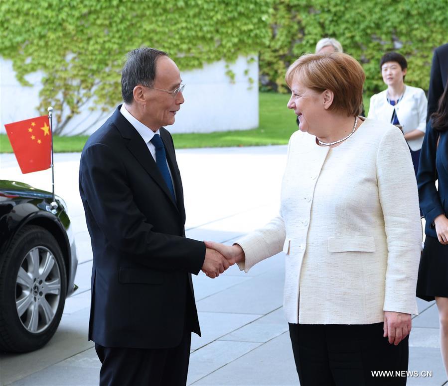 نائب الرئيس الصيني يزور ألمانيا ويتعهد بتعاون أوثق