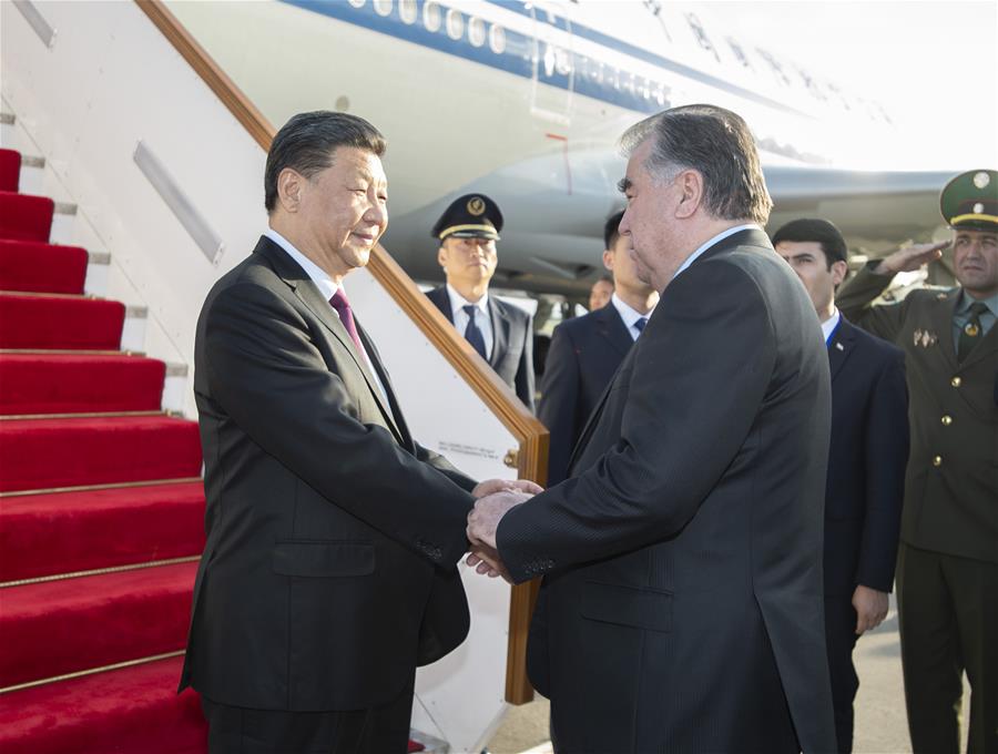 الرئيس الصيني يصل إلى طاجيكستان في زيارة دولة