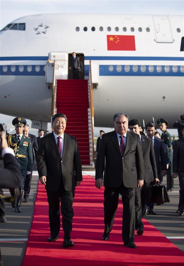 الرئيس الصيني يصل إلى طاجيكستان في زيارة دولة