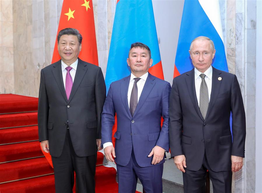 تقرير إخباري: الصين وروسيا ومنغوليا تتعهد بتعزيز التعاون الثلاثي