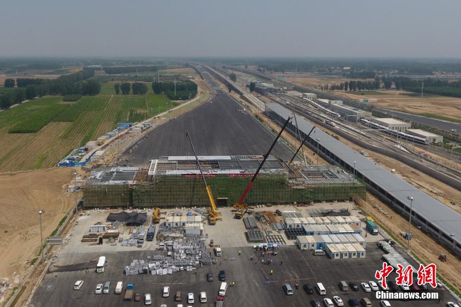 إكمال بناء طريق سريع إلى مطار بكين جديد هذا الشهر