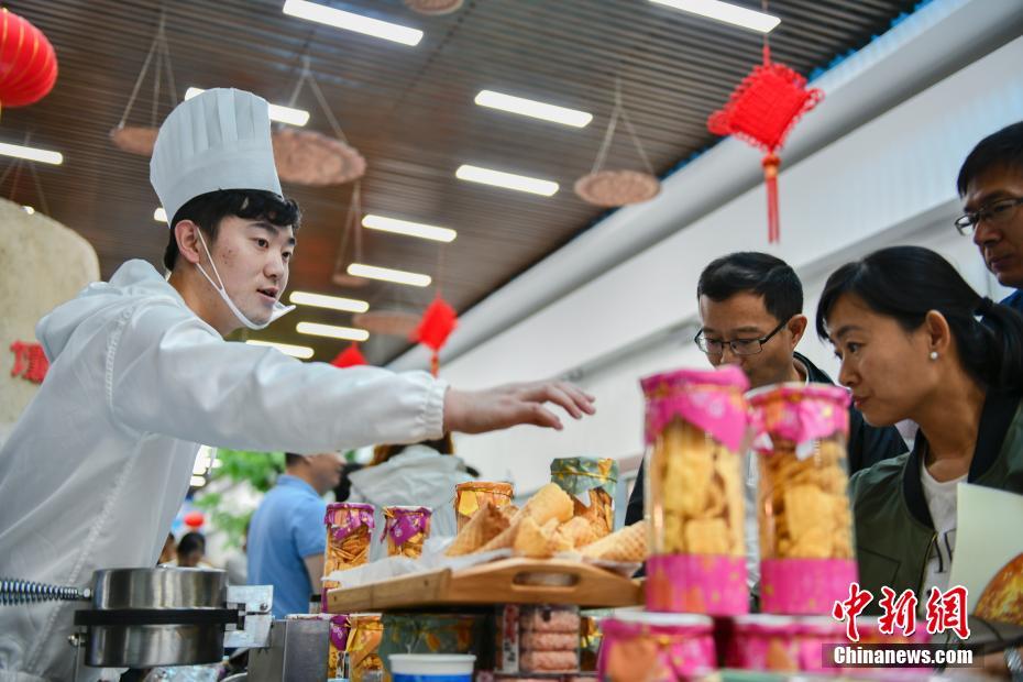 مجمع الخبز بشينجيانغ يحفز التطور المحلي