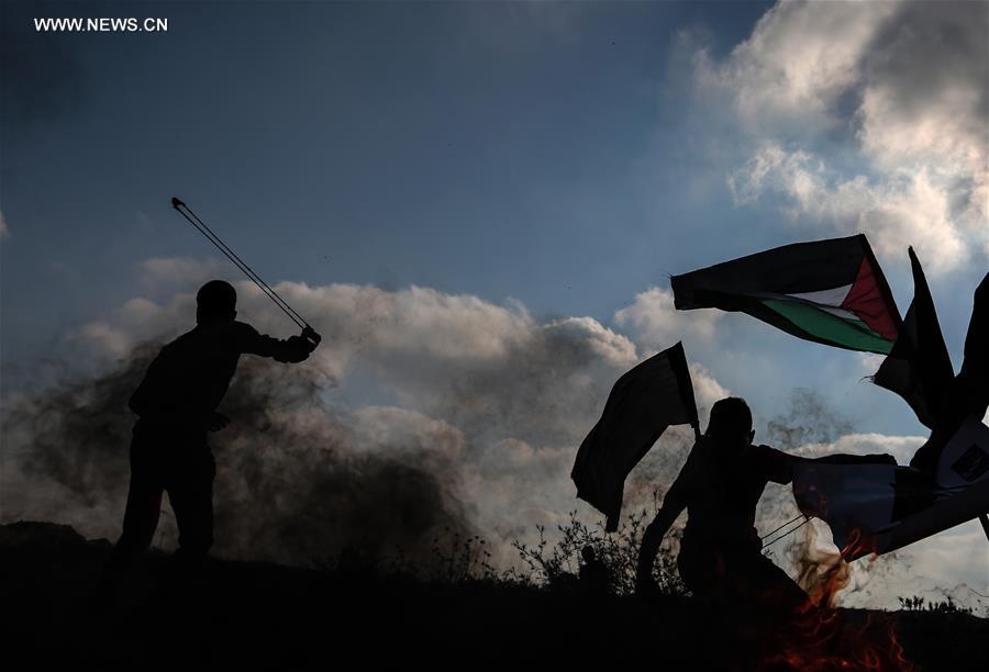تقرير إخباري: إصابة 50 فلسطينيا في مواجهات شرق غزة بعد التوصل لتفاهمات جديدة للتهدئة مع إسرائيل