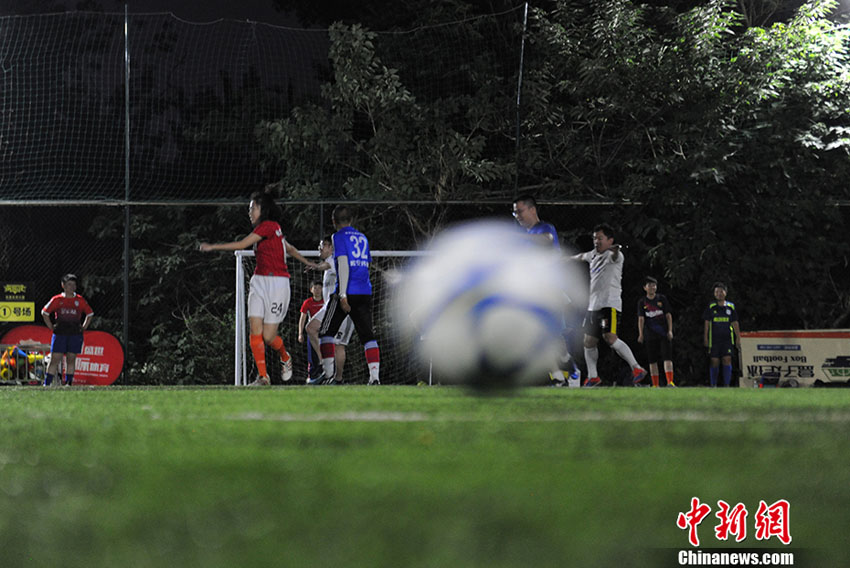 قصة بالصور: حلم كرة القدم للنساء الهاويات في بكين