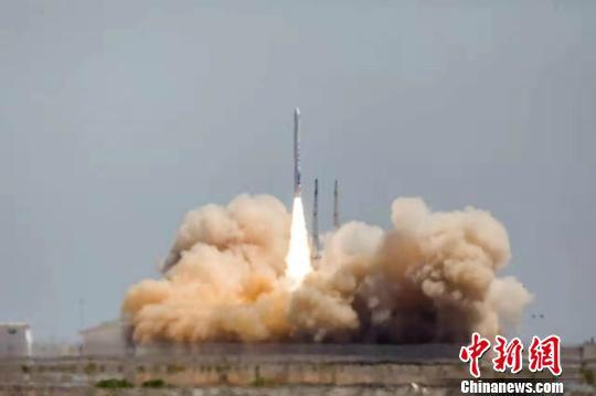 الصين تطلق بنجاح صاروخا حاملا تجاريا خاصا
