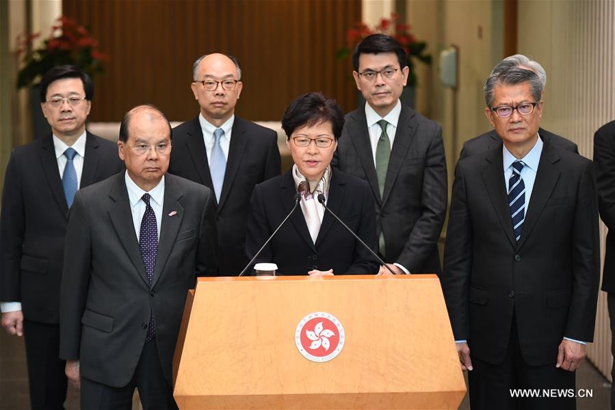 تقرير إخباري: الرئيسة التنفيذية لمنطقة هونغ كونغ الإدارية الخاصة: العنف المتطرف يدفع المنطقة نحو وضع خطير للغاية