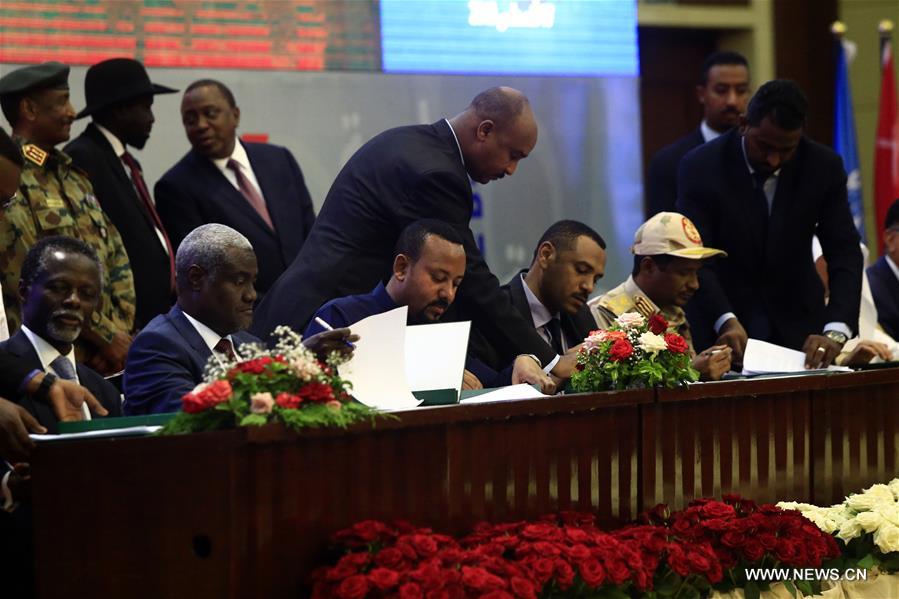 تقرير إخباري : توقيع وثائق الفترة الانتقالية في السودان