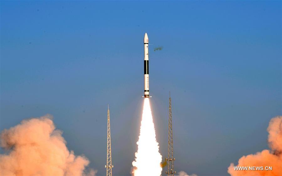 الصين تطلق قمرين صناعيين على متن الصاروخ الحامل كي زد- 1إيه