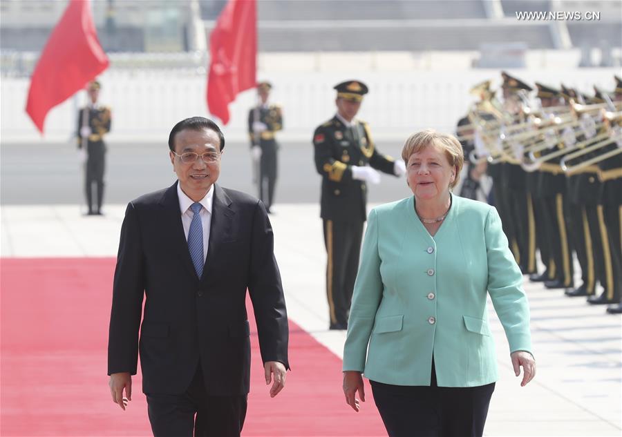 تقرير إخباري: رئيس مجلس الدولة يحث الصين وألمانيا على تعزيز التعاون وحماية التعددية
