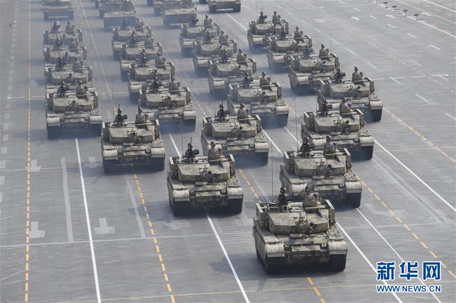 عرض الجيل الجديد من دبابات ساحات المعارك الرئيسية الصينية في عرض العيد الوطني
