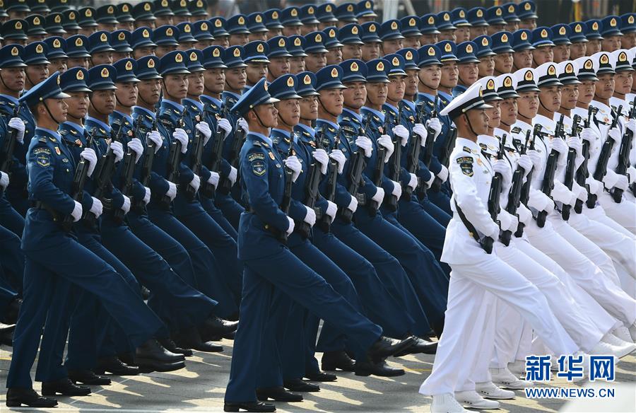 تشكيل من قوة الدعم الاستراتيجي لجيش التحرير الشعبي يظهر لأول مرة في عرض العيد الوطني