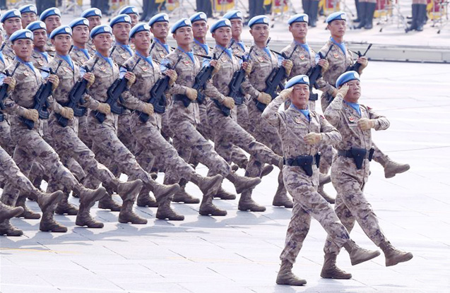 قوات حفظ السلام الصينية تظهر لاول مرة في عرض عسكري في العيد الوطني